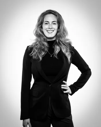 Annemieke Account Manager Power Pose