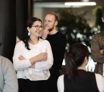 Developers-komen-samen-en-overleggen